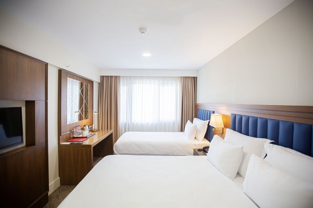 Family Room with Balcony, Ramada Plaza By Wyndham Istanbul Sultanahmet 5*