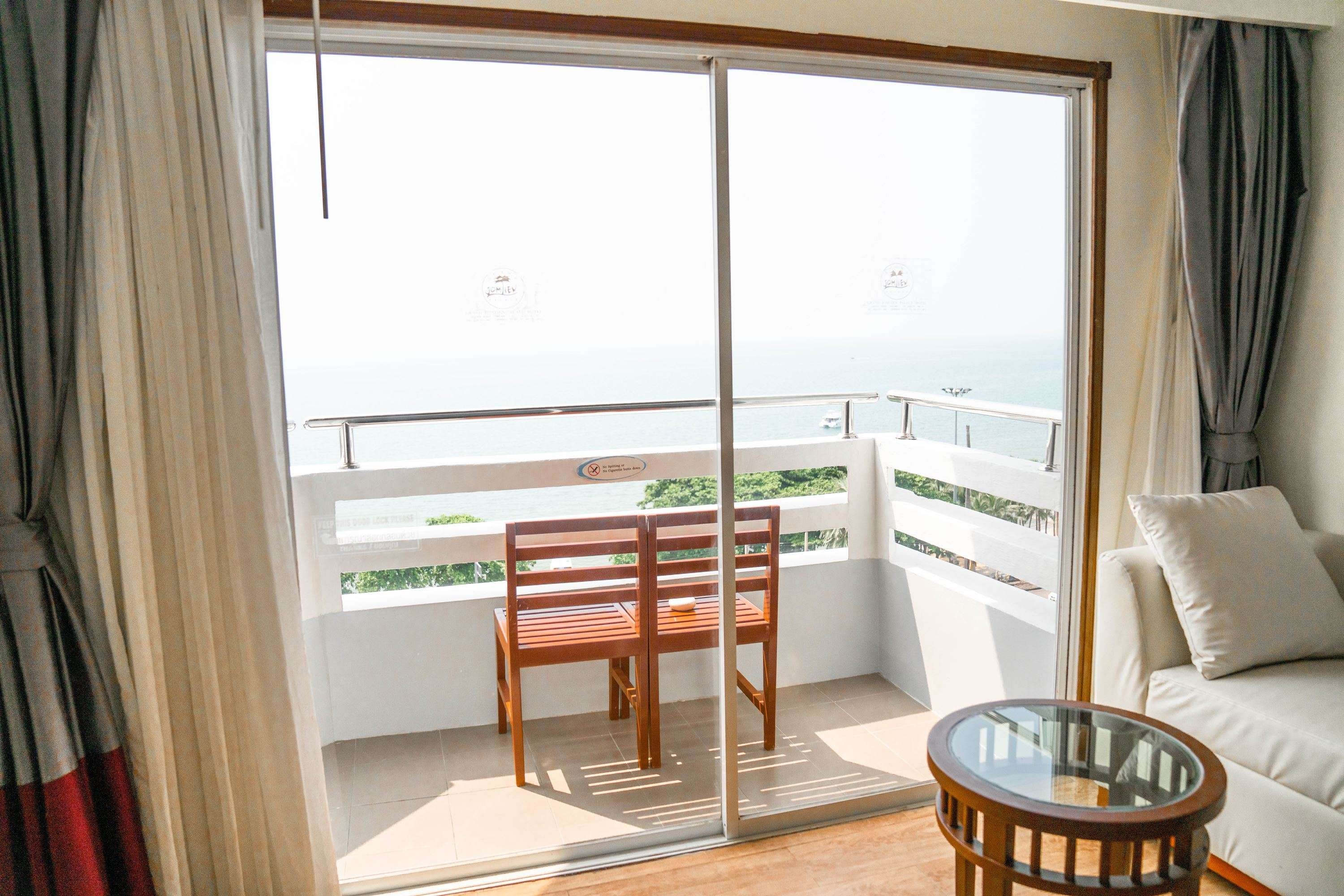 Top Superior High Floor Side Sea View, Grand Jomtien Palace Hotel 3*