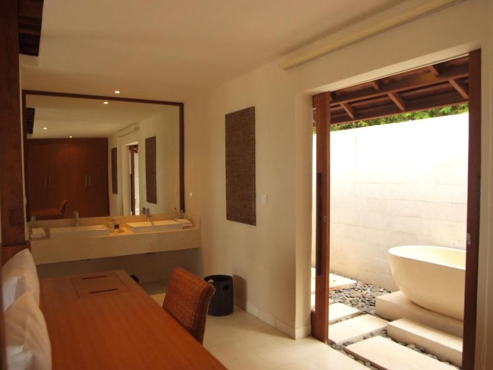 Beach Villa, The Menjangan 3*