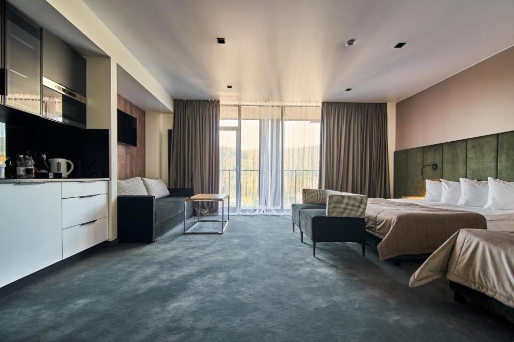 Family Junior Suite Room, Fomich Residence 