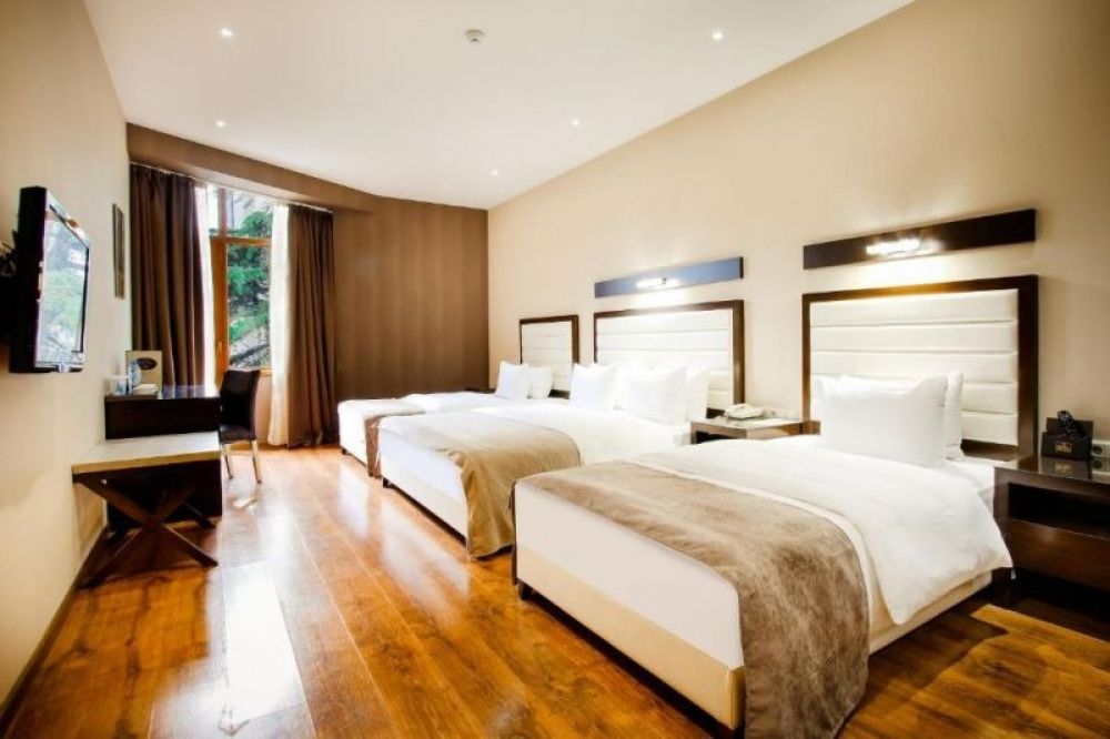 Quadriple, Orion Tbilisi 4*