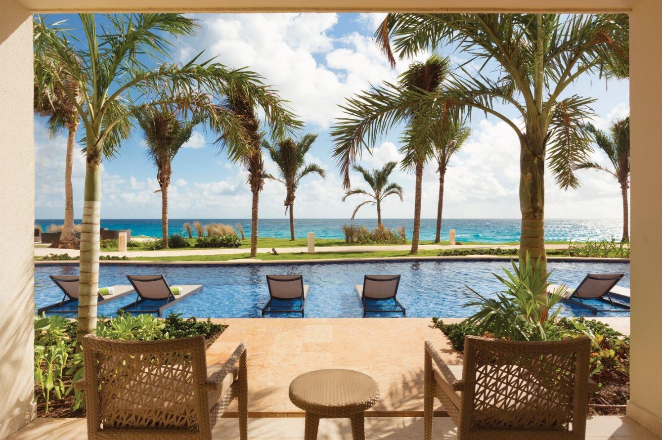 Turquoize Sky Swim Up Ocean Front Master Double/ King, Hyatt Ziva Cancun | Adults Only Section 5*