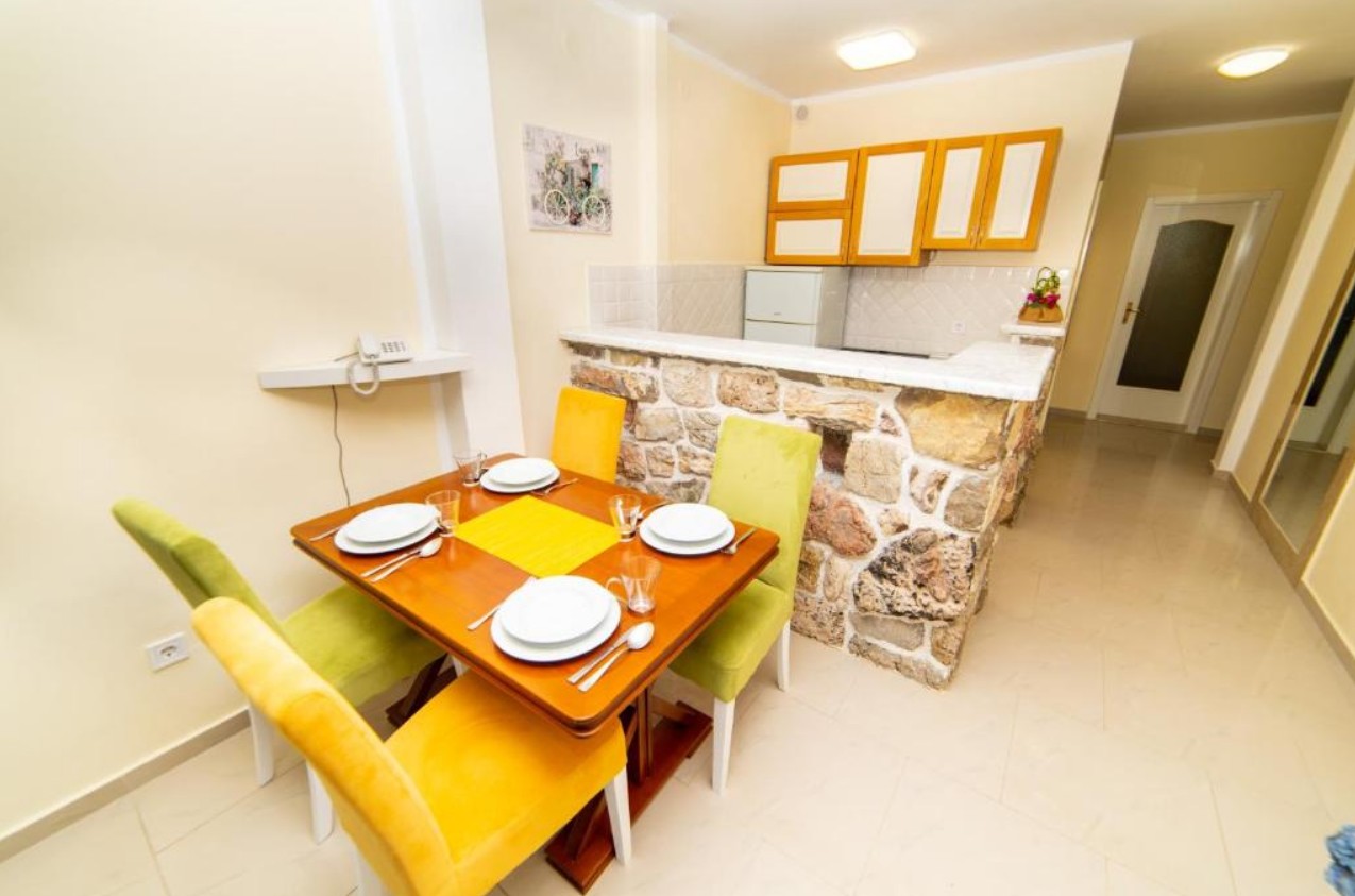 Apartment, Obala Ponta 4*