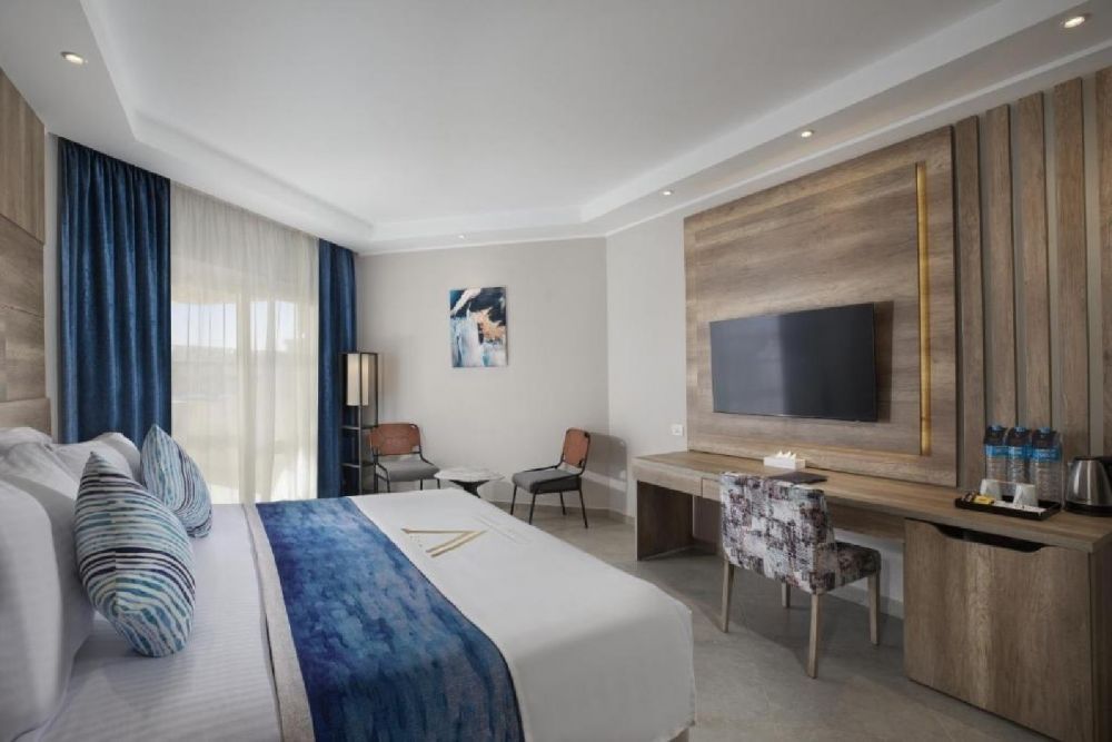 Deluxe Jacuzzi Room Adults Only 16+, The V Luxury Resort 5*