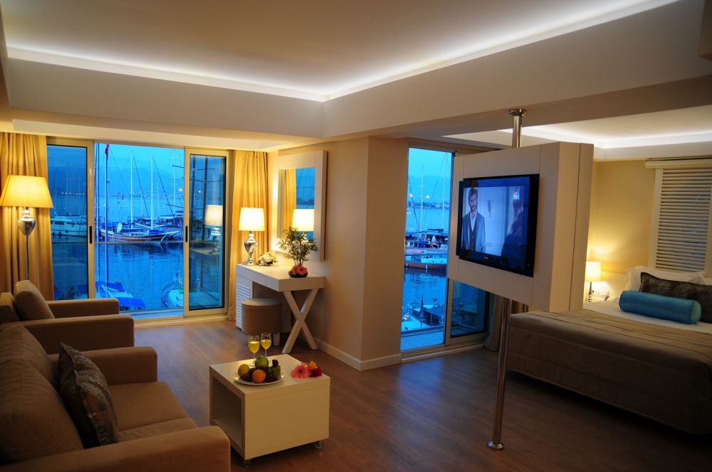 Deluxe, Alesta Yacht Hotel 