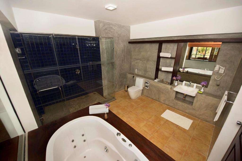 Deluxe Room With Jacuzzi, Mandara Resort 4*