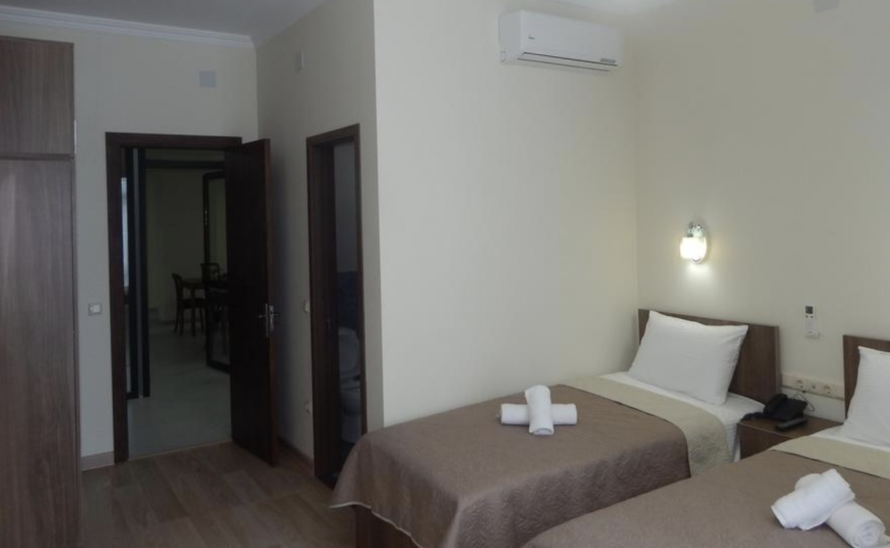 DELUXE DOUBLE ROOM WITH 2 SEPARATE BEDS, Belugo 4*