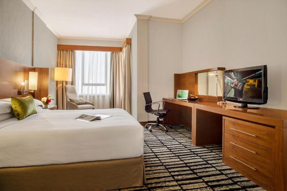 One Bedroom Suite With Balcony, Jumeira Rotana 4*