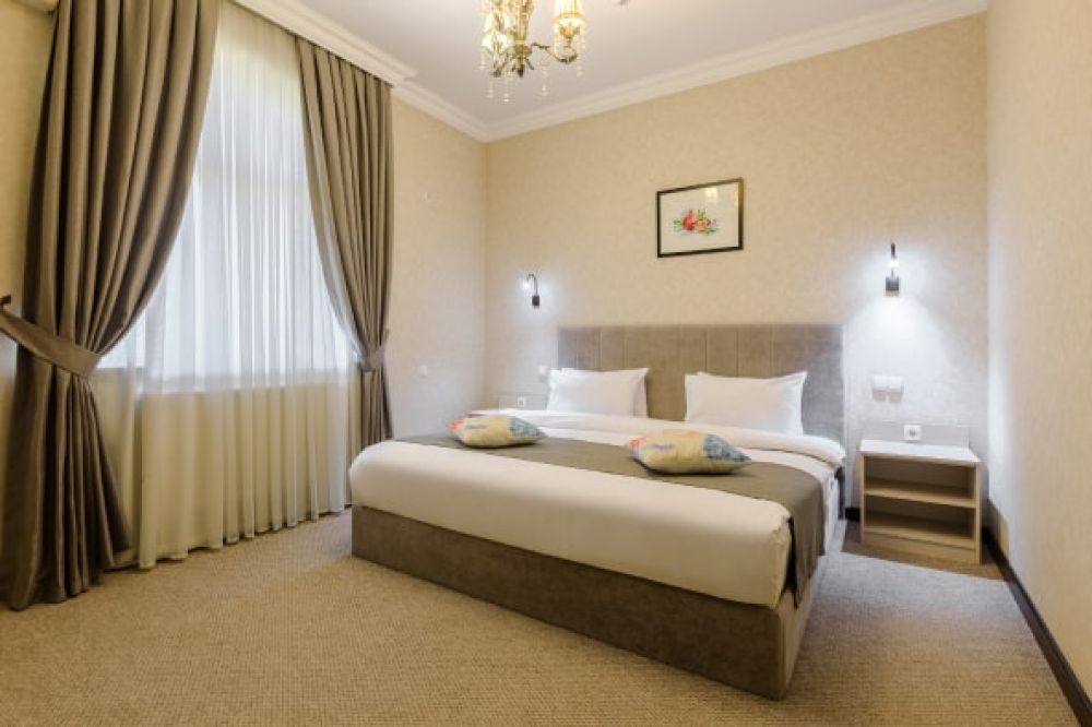 Suite, Navruz Tashkent 3*