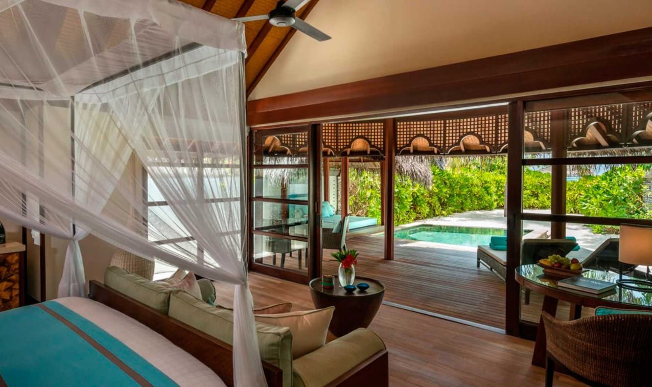 Family Beach Bungalow with Pool (Sunrise/Sunset), Four Seasons Kuda Huraa 5*