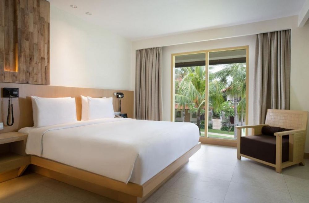 1 King Bed Suite Garden View, Holiday Inn Resort Baruna Bali 5*