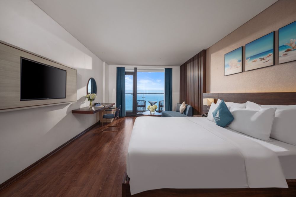 Grand Beach Front Room, Canvas Danang Beach Hotel 4*