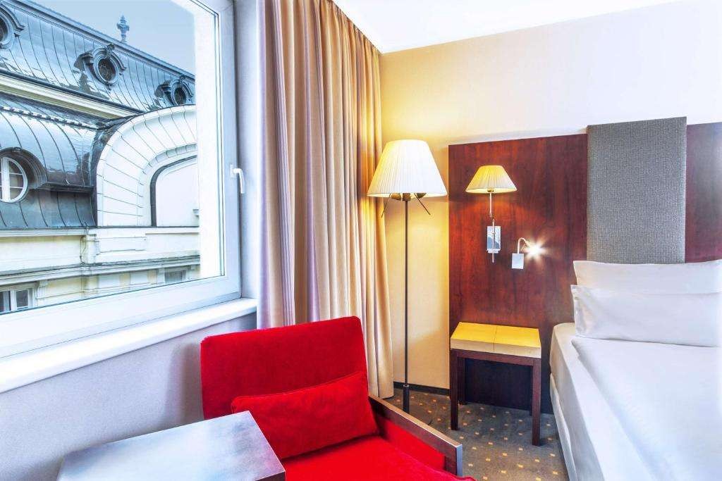 Standard, NH Budapest City 4*