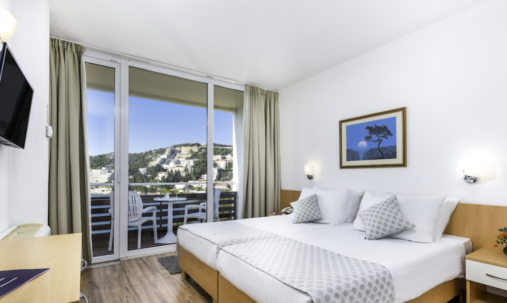 Standard Double or Twin Room with Balcony and Sea View, Hotel Adriatic Dubrovnik 2*