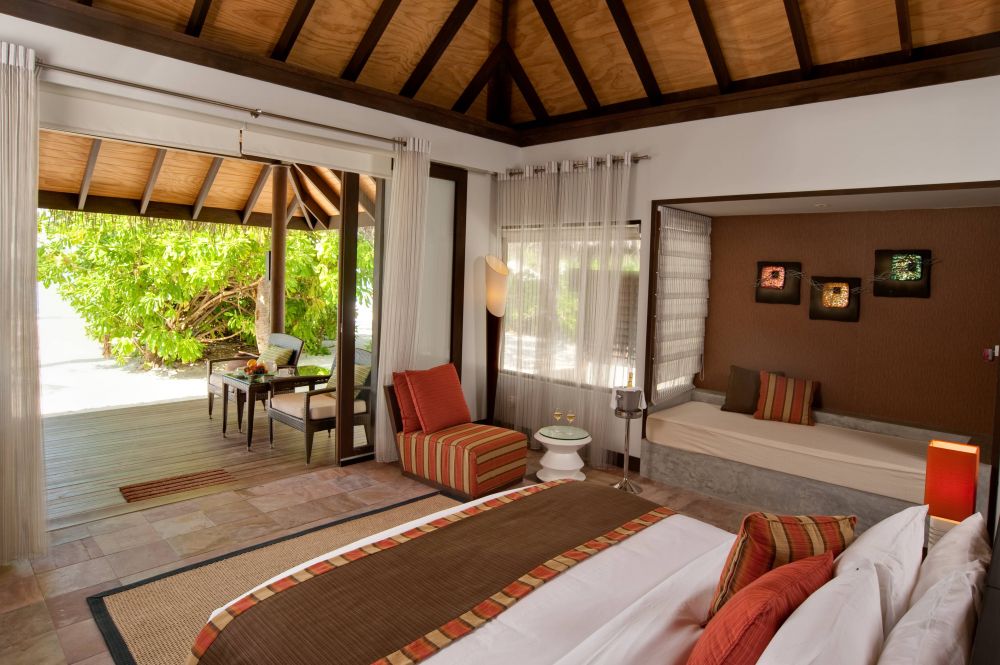 Beach Villa, Velassaru Maldives 5*