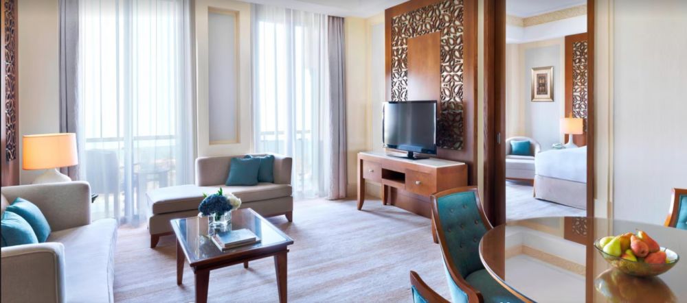 Executive Suite Mountain/ Sea View, Al Bustan Palace Ritz Carlton Hotel 5*