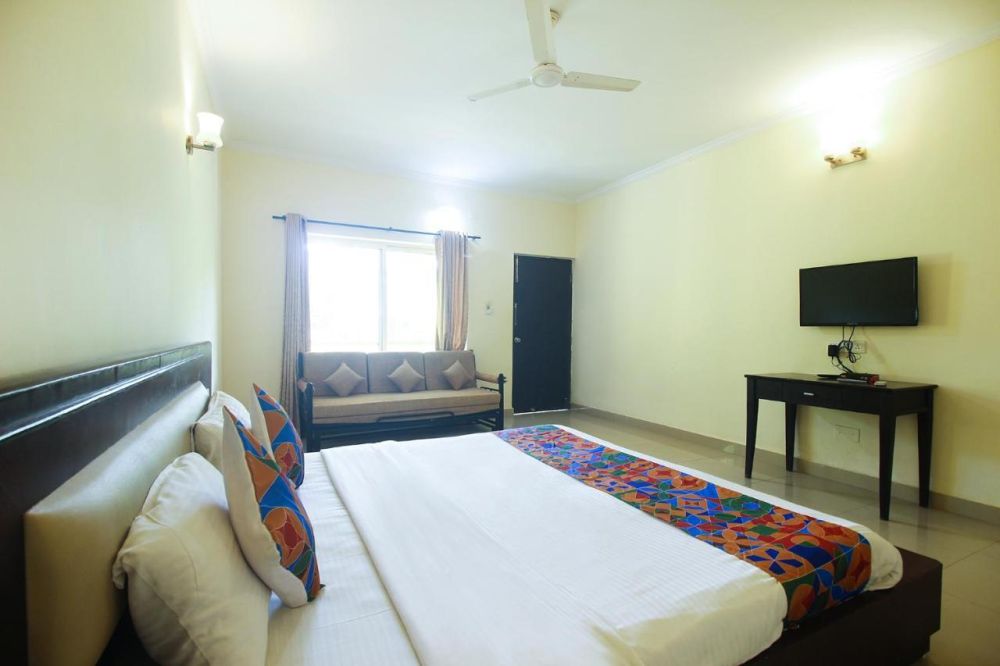 Deluxe AC, Manthan Beach Resort 3*