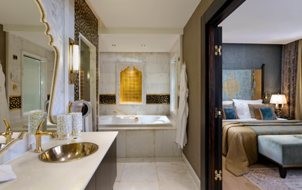 Deluxe Room With Jacuzzi, Titanic Mardan Palace 5*