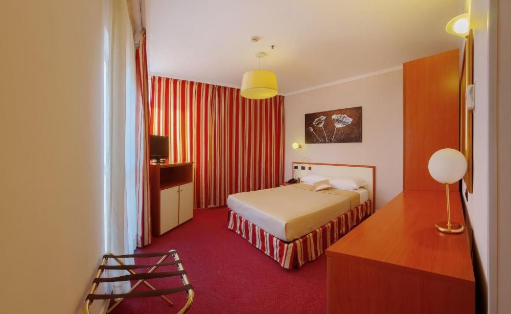 Standard, Best Western Congress 4*