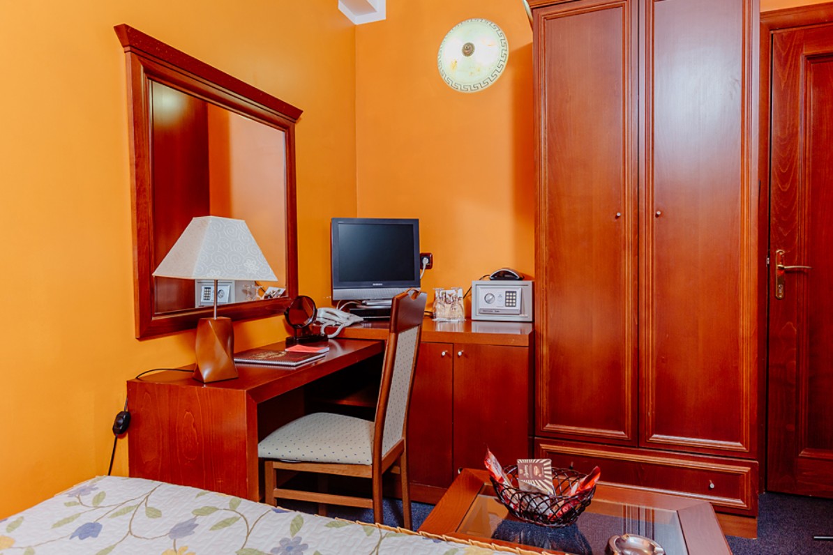 Double Room, Montenegrino 4*