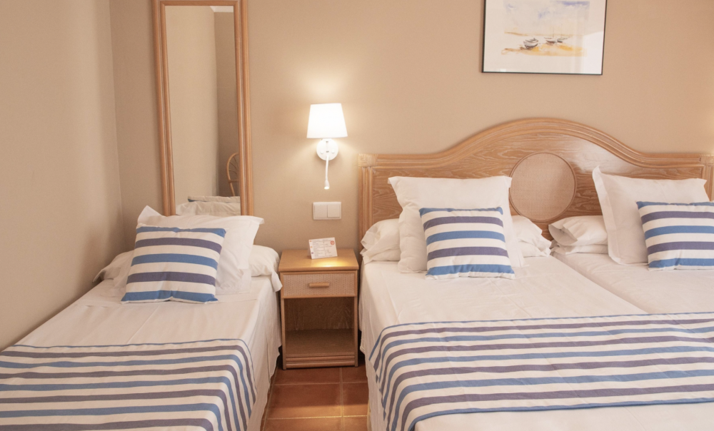 Triple Room, Les Palmeres 4*