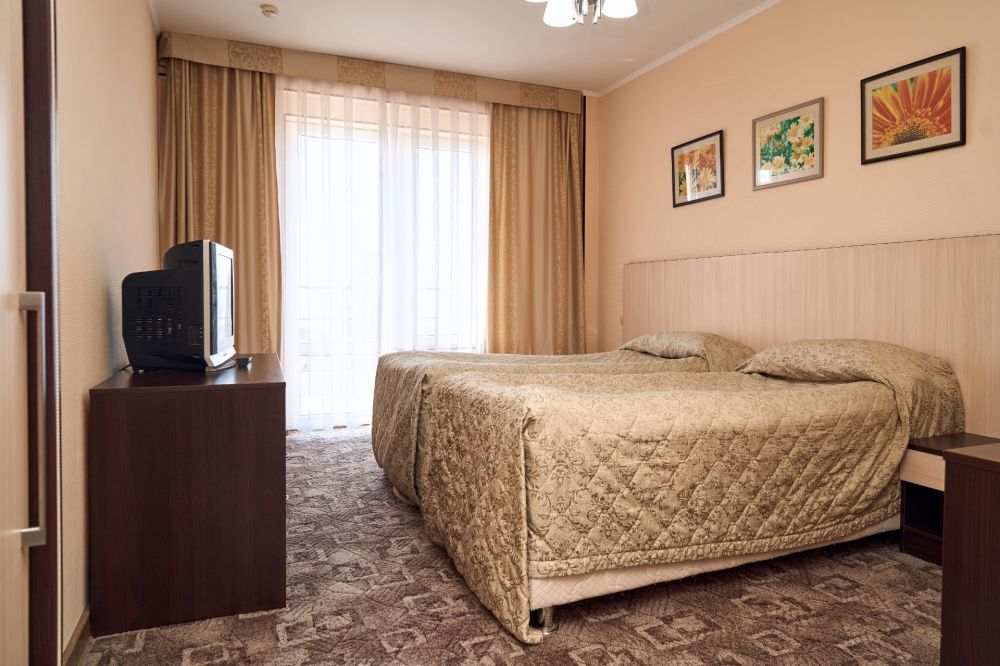 Twin Room, Каприз 