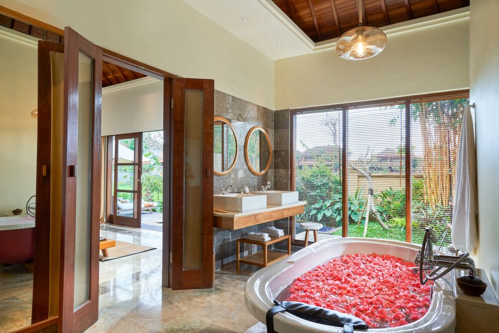 Poll Villa, Komaneka at Monkey Forest Ubud 5*