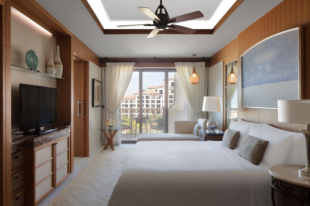 Superior Room, St. Regis Saadiyat Island Resort 5*