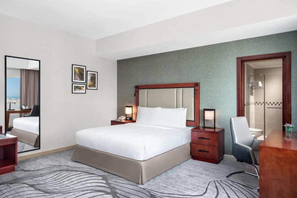 Deluxe Room, DoubleTree by Hilton Ras Al Khaimah 4*