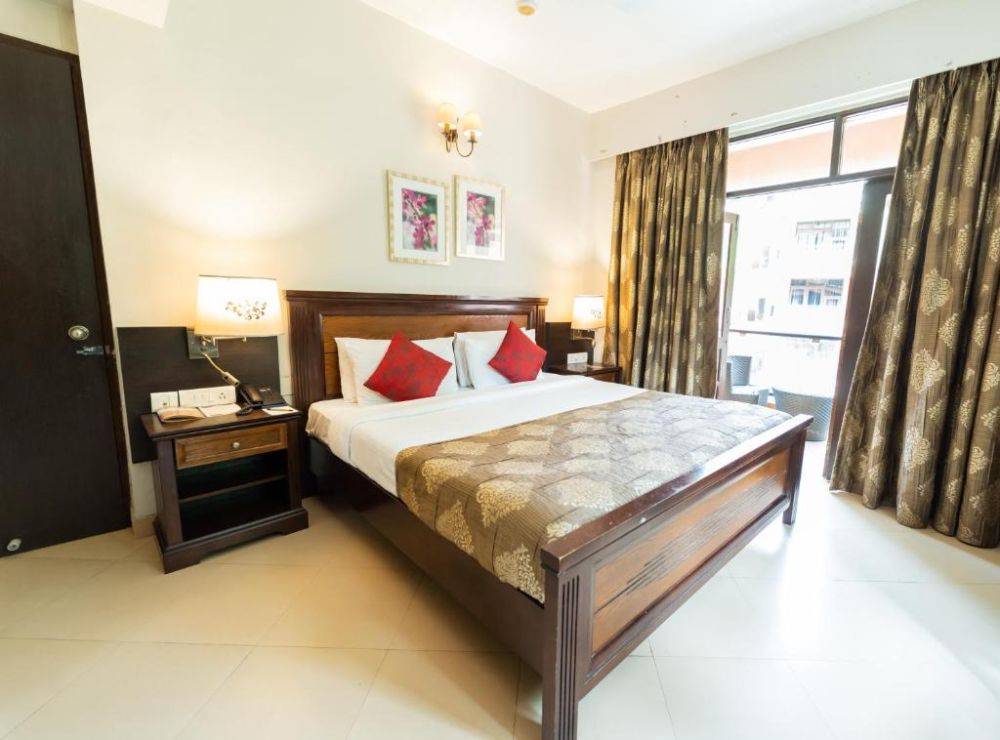 Family Suite AC, Neelams The Grand 4*