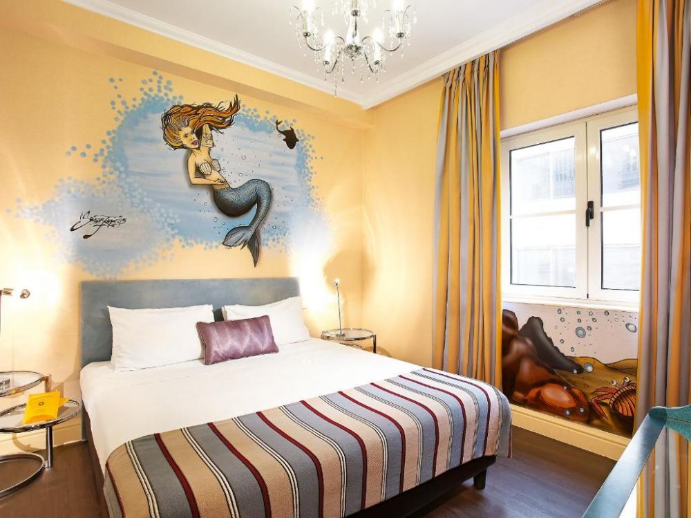 Family Graffiti Guestroom, Grecotel Pallas Athena 4*