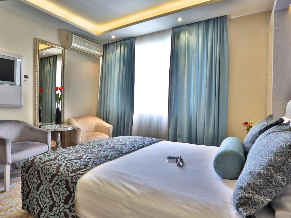 Standart Room, Zurich Hotel 4*