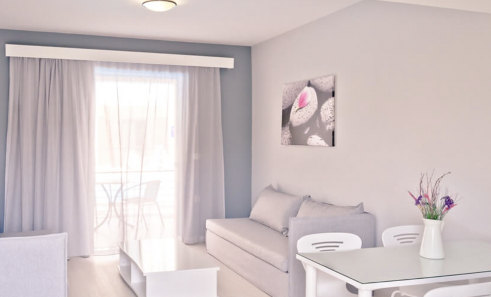 One bedroom apartment, Sunrise Village 3*