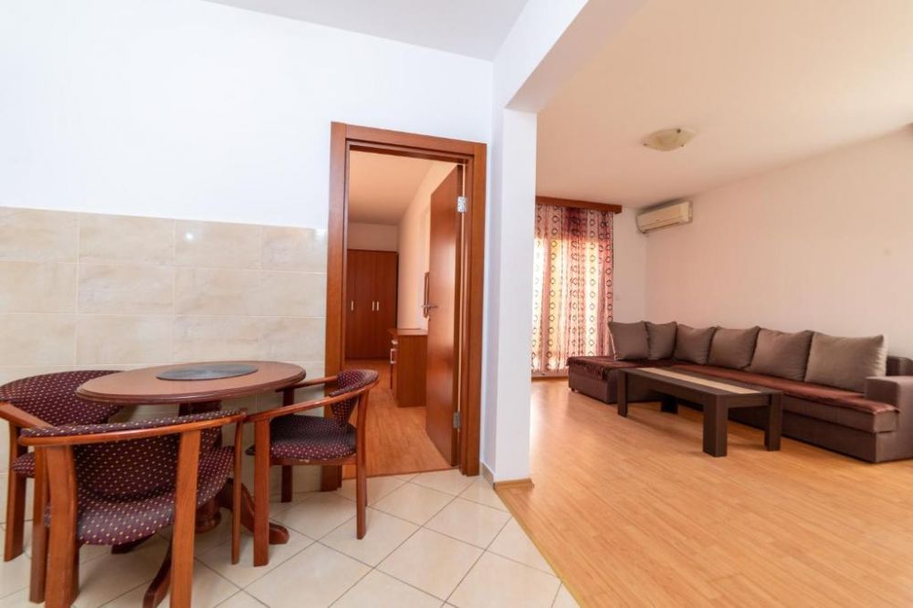 2 bedroom Apartment, Jovan Apartments 3*