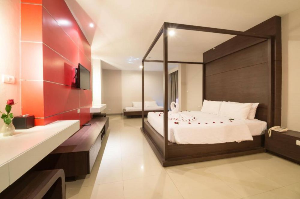 Premier Room With Bathtub, Alfresco Phuket Hotel 3*