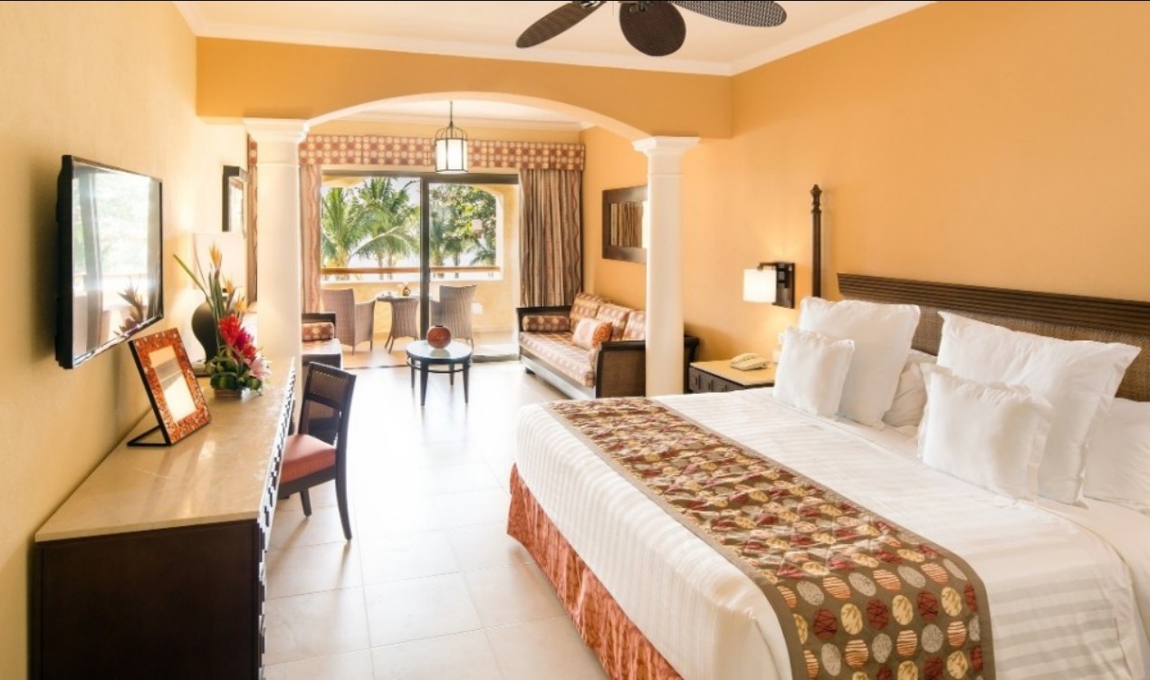 Junior Suite Premium Level Pool View/ Ocean Front, Barcelo Maya Palace 5*