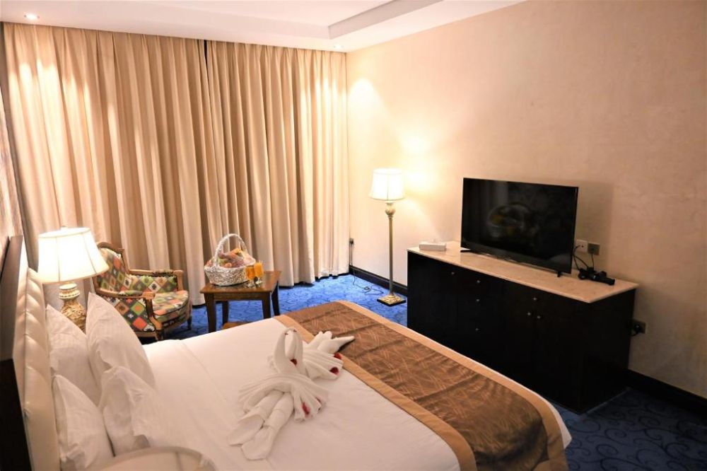 Deluxe City View, Crystal Plaza Al Majaz (ex. Tulip Inn Al Khan) 4*