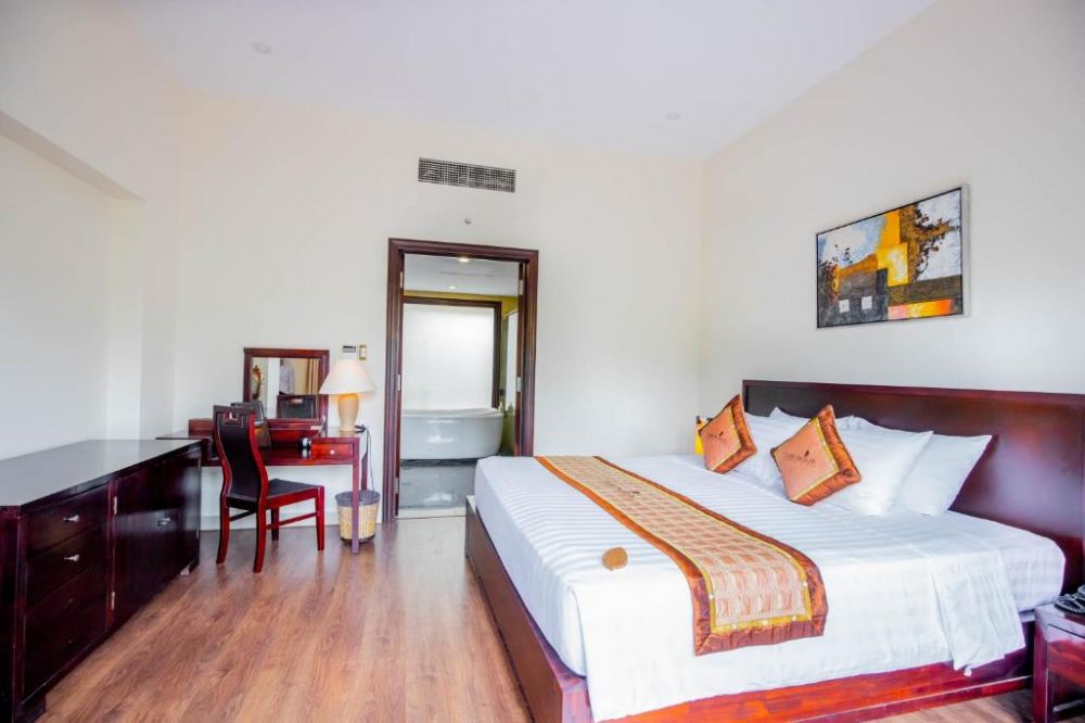 Executive Suite, Diamond Bay Resort & Spa 5*