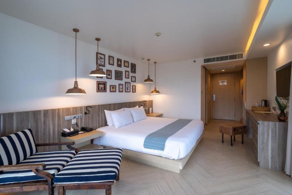 Corner Suite, Golden Tulip Pattaya Beach Resort 5*