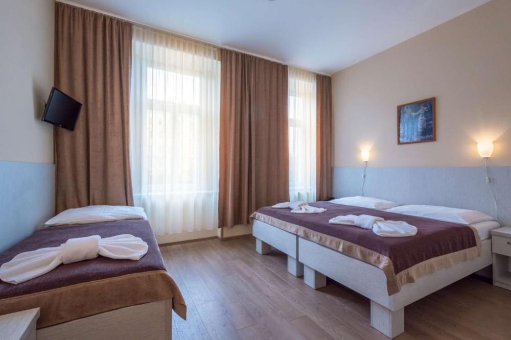 Double Standard, Prague Centre Plaza 3*