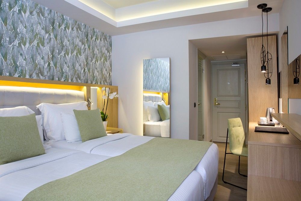 Premium MV, Dolce Athens Attica Riviera 5*