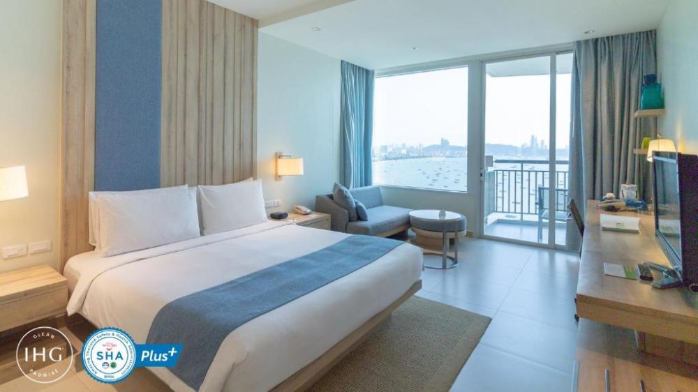 Standard Pattaya Beach View | Bay Tower, Holiday Inn Pattaya 5*