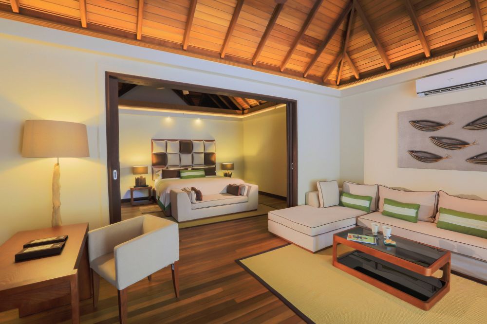 Deluxe Pool Villa, Kurumba Maldives 5*