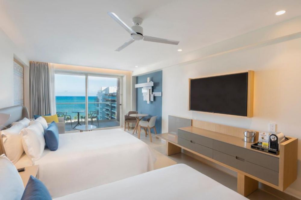 Luxury Junior Suite/Ocean View/Ocean Front, Royalton Splash Riviera Cancun 5*