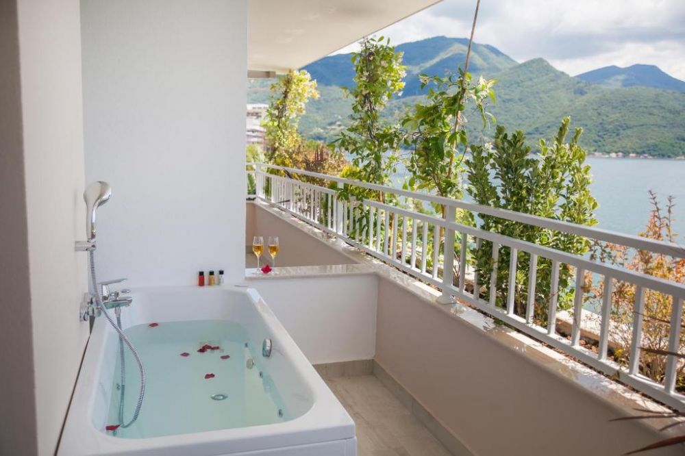 King Room Balcony Sea View, Casa Del Mare Blanche 4*