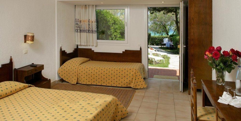 Bungalow, Pallini Beach 4*