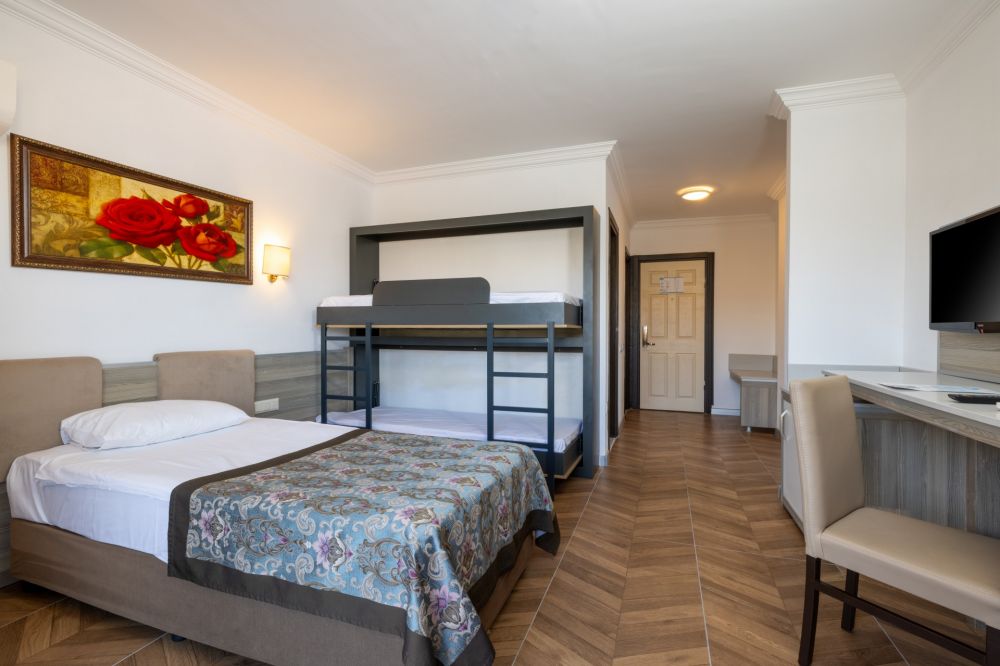 Family Room Land View with Bunkbed, Crystal Aura Aqua Collection (ex. Crystal Aura Beach Resort & Spa) 5*