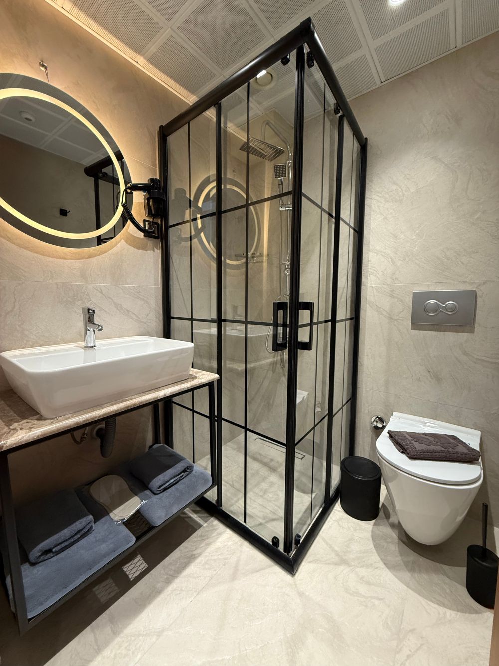 Economy/Standard, Sky Luxe 3*