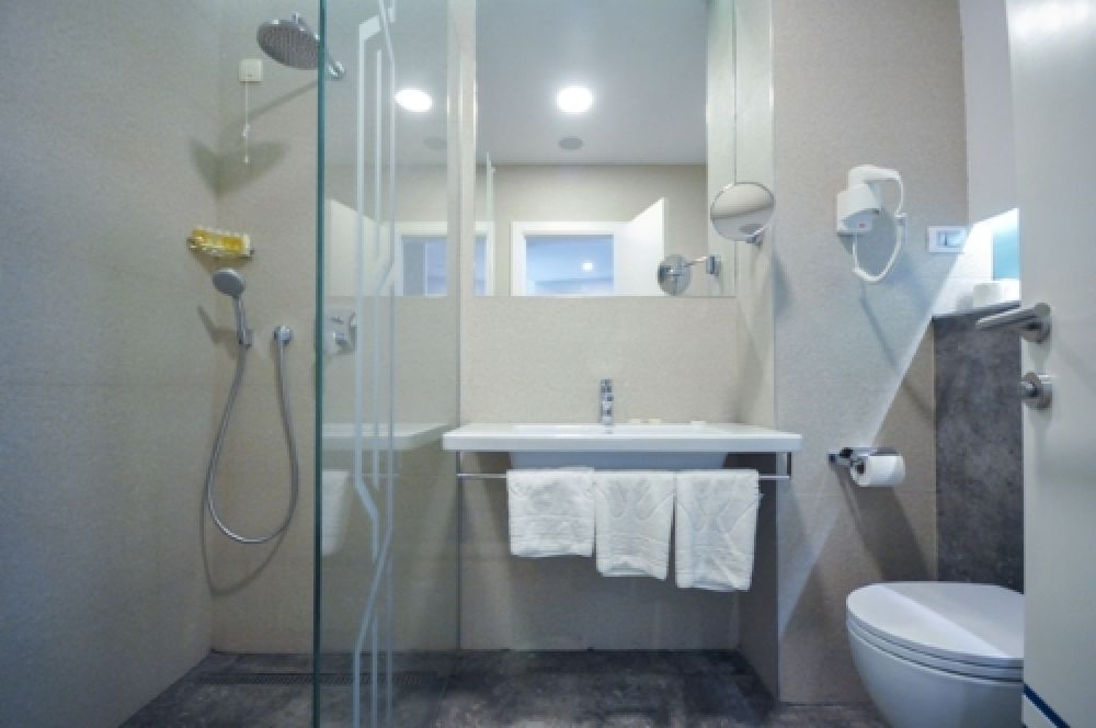Standart, Bracera 4*