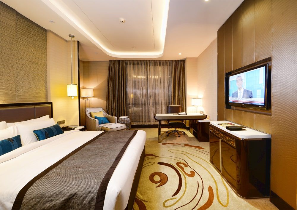 Premier Deluxe, Pacific Regency Hotel Suites 5*